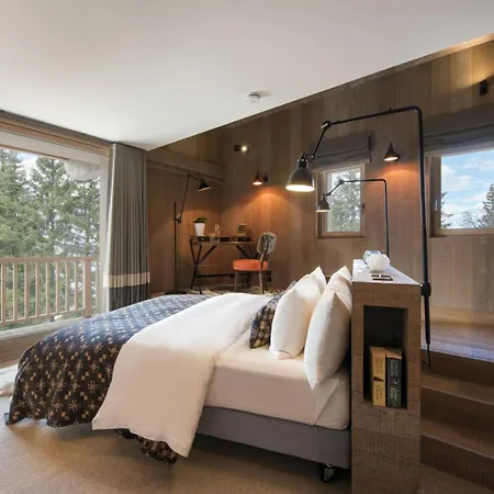 Reflections Refined Lakeside Chalet Scenic *